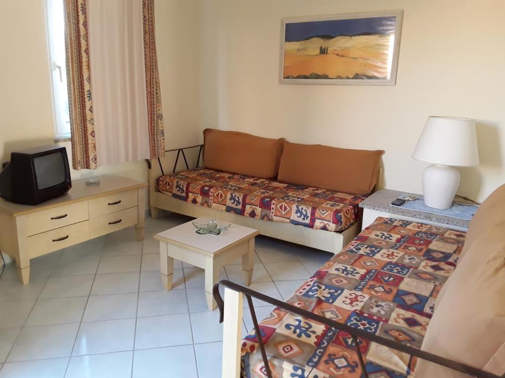 Apartament Rocciarossa Isola Rossa Zewnętrze zdjęcie